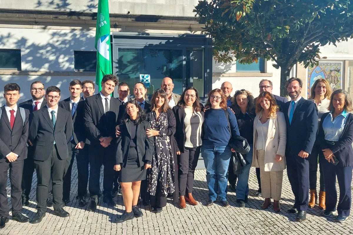 Hastear da bandeira verde do Programa Eco-Escolas na EHTP