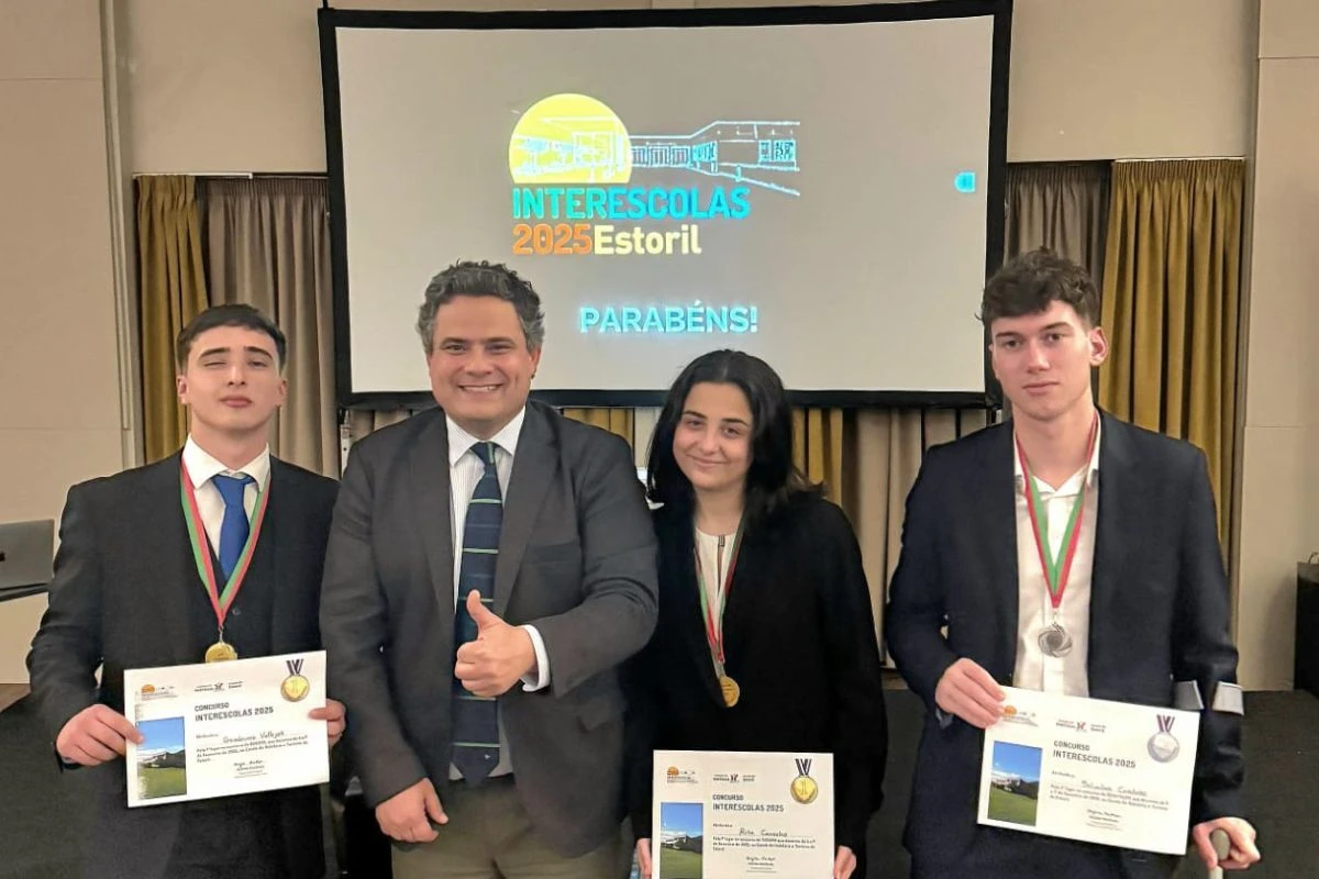 Alunos da Escola de Hotelaria e Turismo do Oeste conquistam duas medalhas de Ouro e uma medalha de Prata no Concurso Nacional Interescolas.