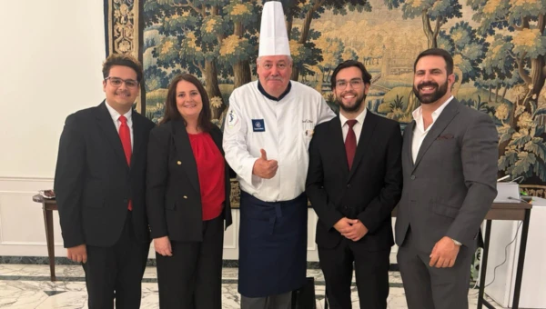 Embaixada da Bélgica convida EHT Setúbal para a celebração dos 10 anos da Leonidas em Portugal