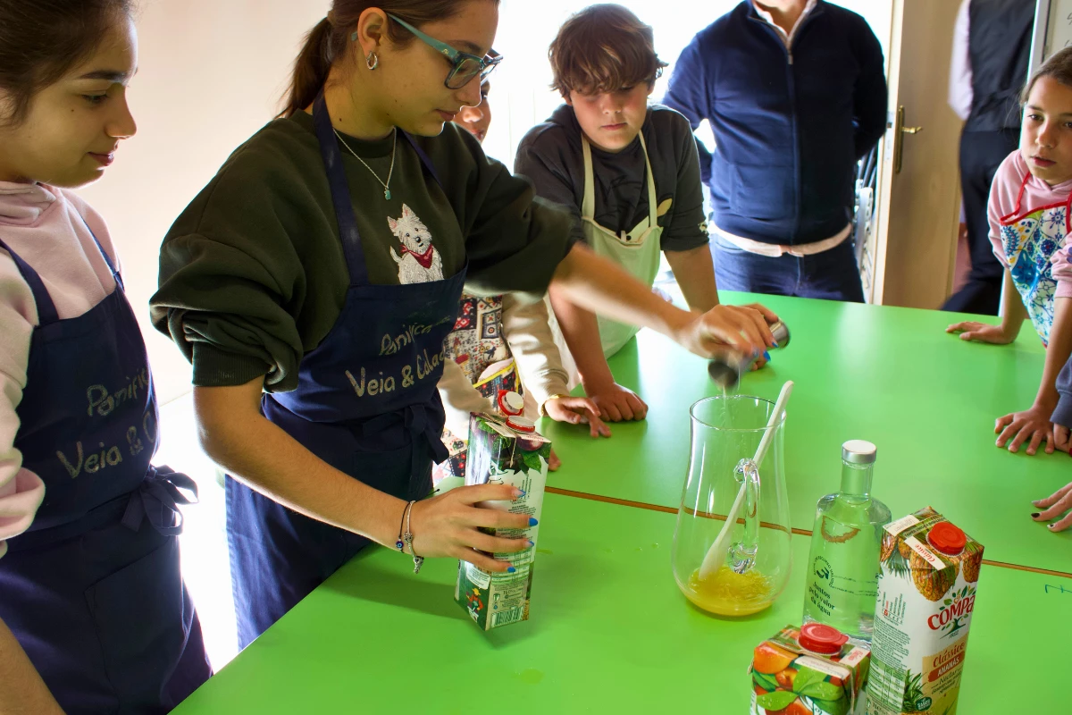 Oficinas “Mini Chefes da Páscoa” promovem criatividade e aprendizagem na EHTVRSA