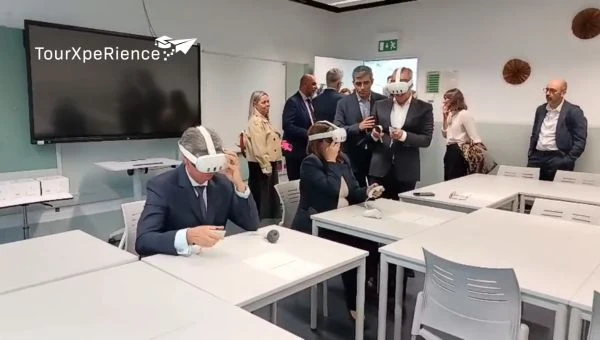 Secretário de Estado do Turismo, Comércio e Serviços experimenta soluções de Realidade Virtual desenvolvidas no âmbito do projeto europeu TourXperience