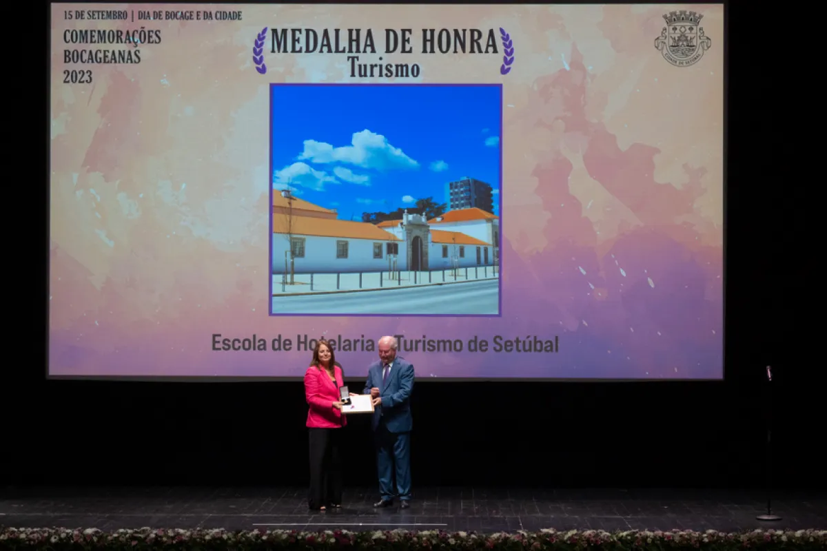 Escola de Setúbal distinguida com Medalha de Honra da Cidade de Setúbal